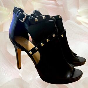 Marc Fisher Womens Heels with Silver Studs Zip up Backs sz 10M used